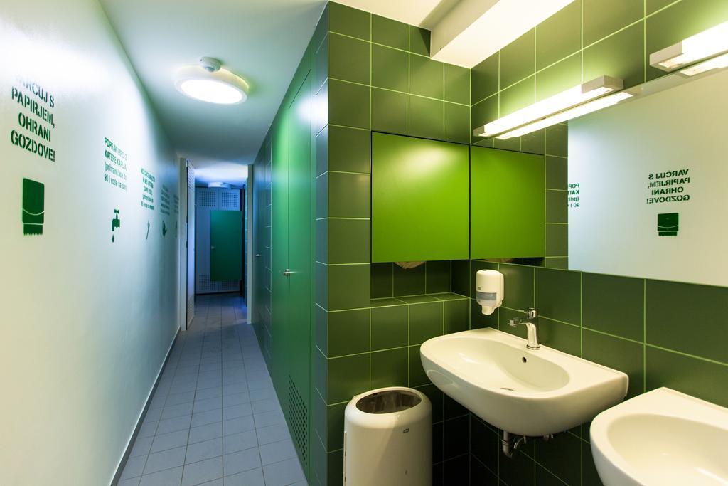 Youth Hostel Proteus Postojna Chambre photo